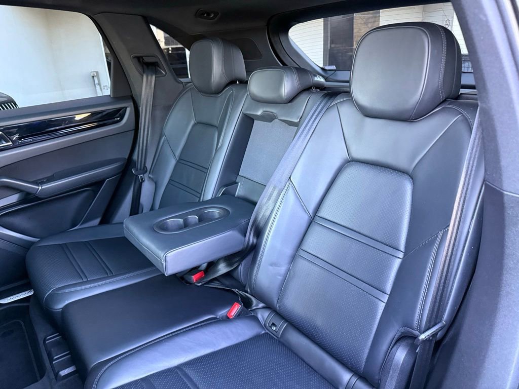 Used 2021 Porsche Cayenne image 14
