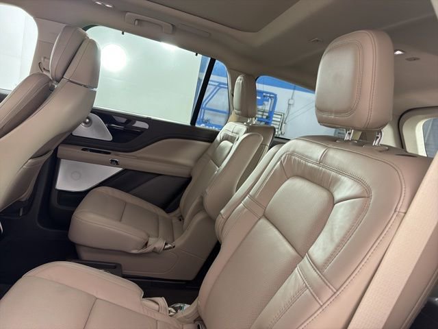 Used 2023 Lincoln Aviator Reserve w/ Equipment Group 201A RWD image 13