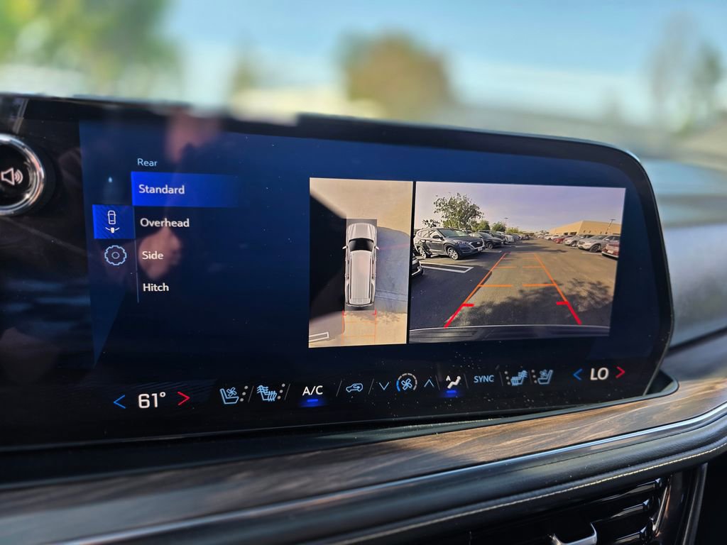 Used 2025 Chevrolet Suburban Premier image 30