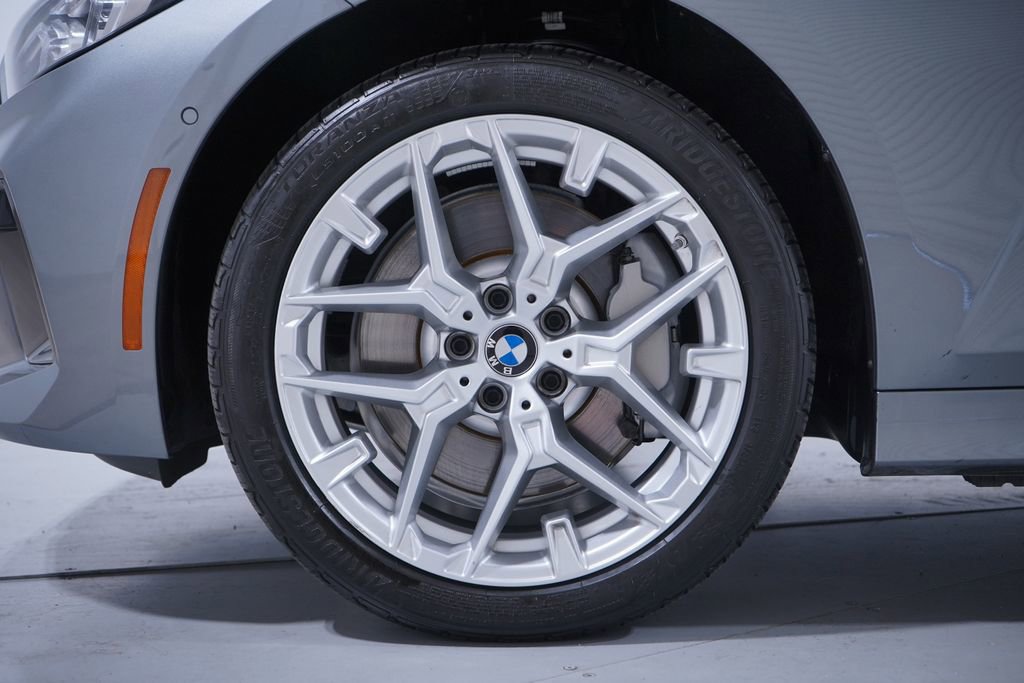 Used 2025 BMW 330i xDrive Sedan image 2