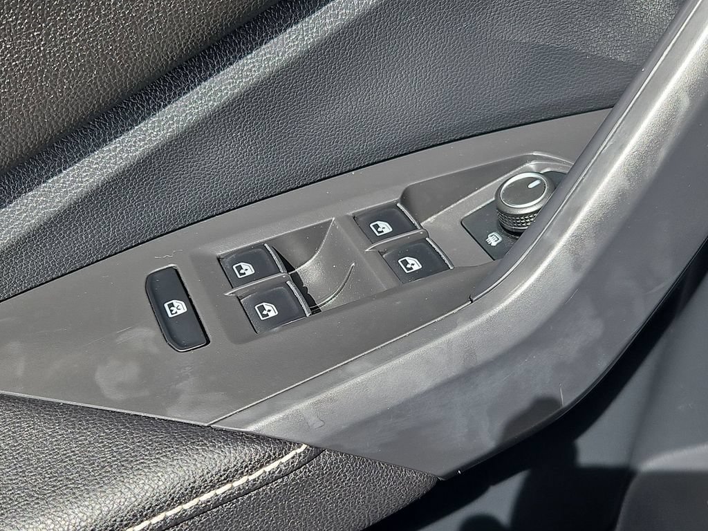 Used 2024 Volkswagen Jetta SE FWD image 11