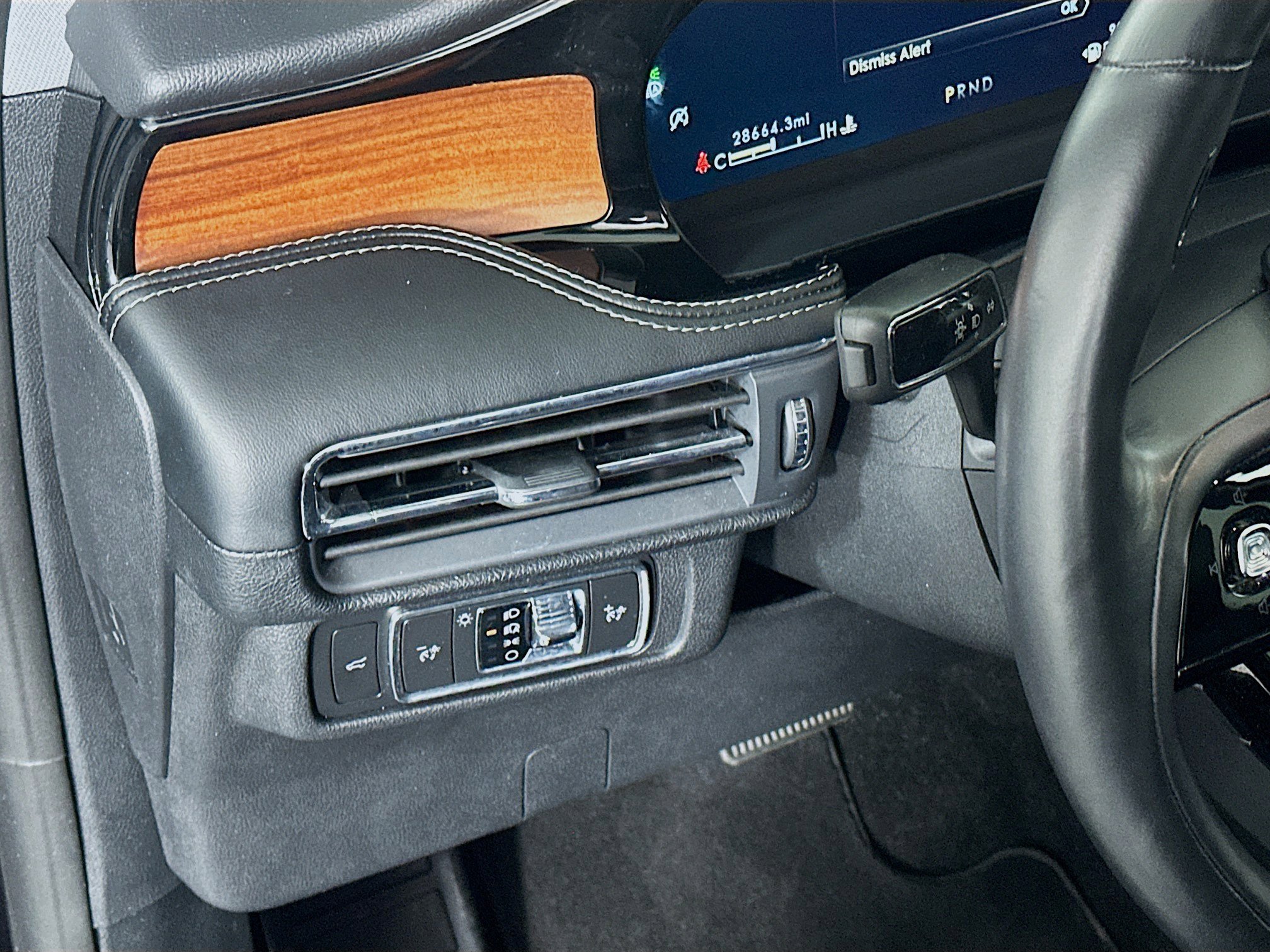 Used 2022 Lincoln Corsair Reserve image 17