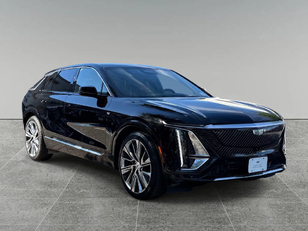Used 2025 Cadillac Lyriq Luxury w/ LPO, Floor Liner Package AWD/4WD image 9