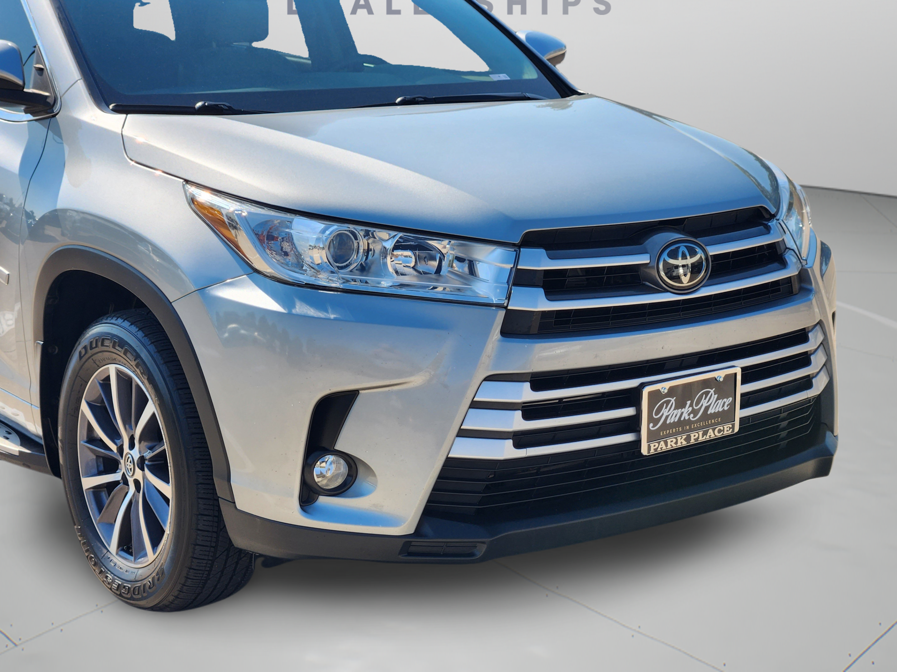 Used 2017 Toyota Highlander XLE AWD/4WD image 30