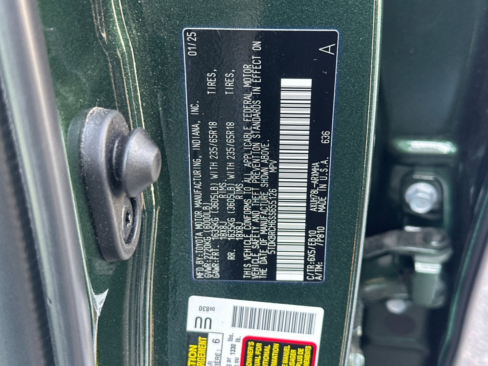 Used 2025 Toyota Highlander XLE image 27