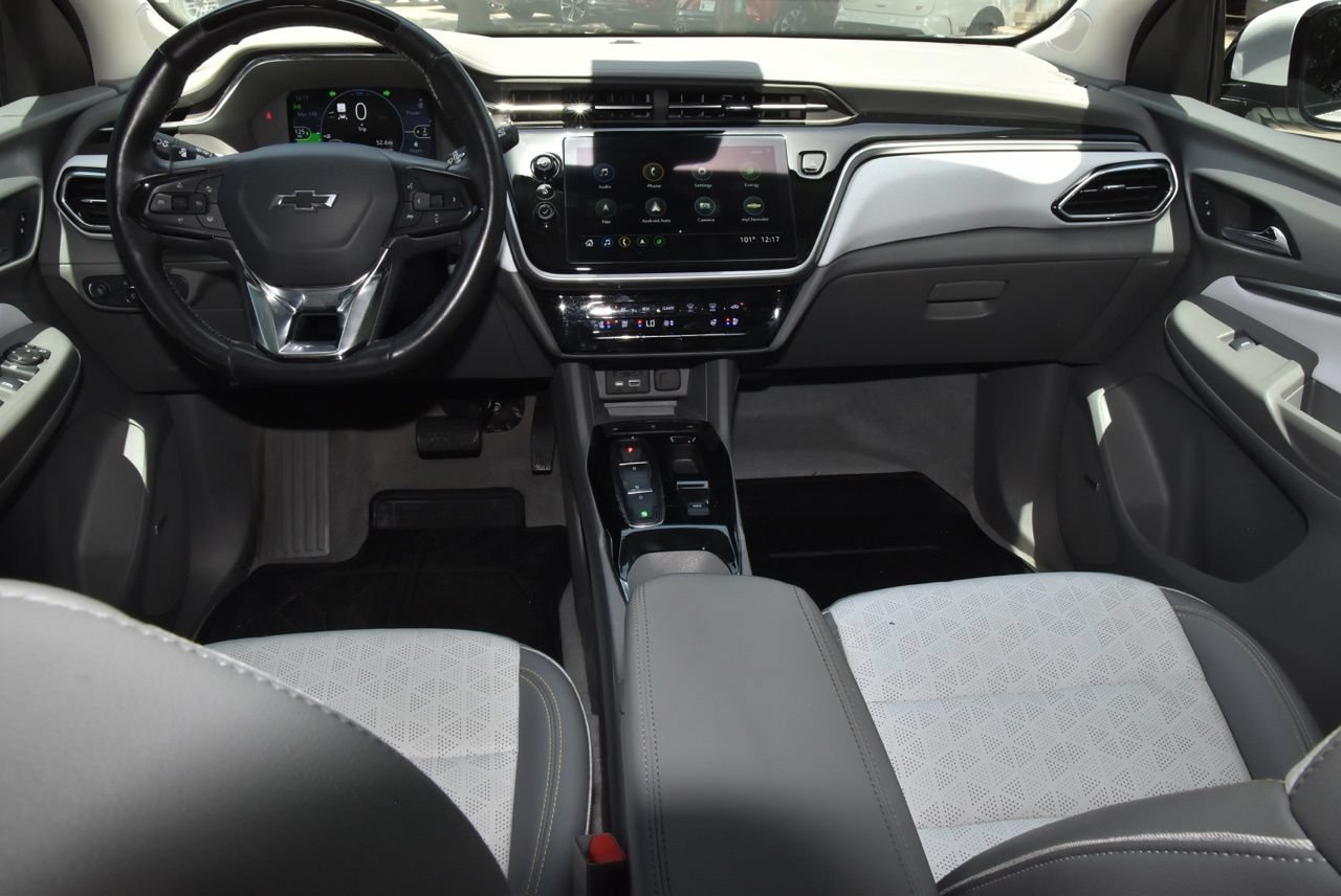 Used 2023 Chevrolet Bolt EUV Premier w/ Sun & Sound Package FWD image 16