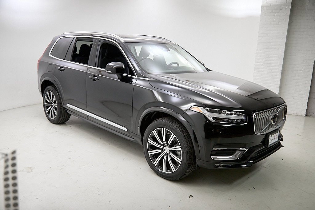 Certified 2024 Volvo XC90 B6 Plus w/ Protection Package image 4