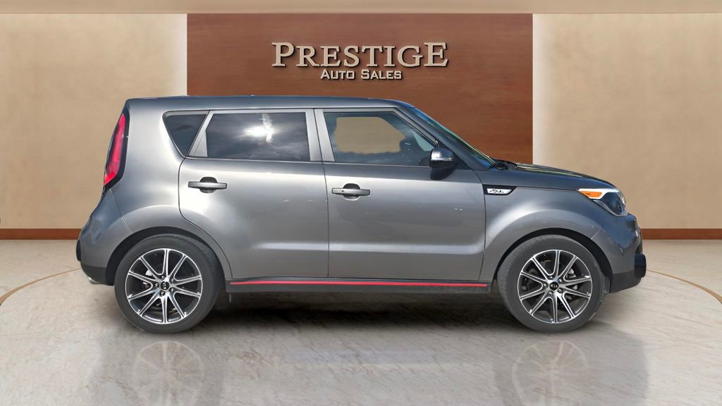 Used 2018 Kia Soul ! FWD image 30