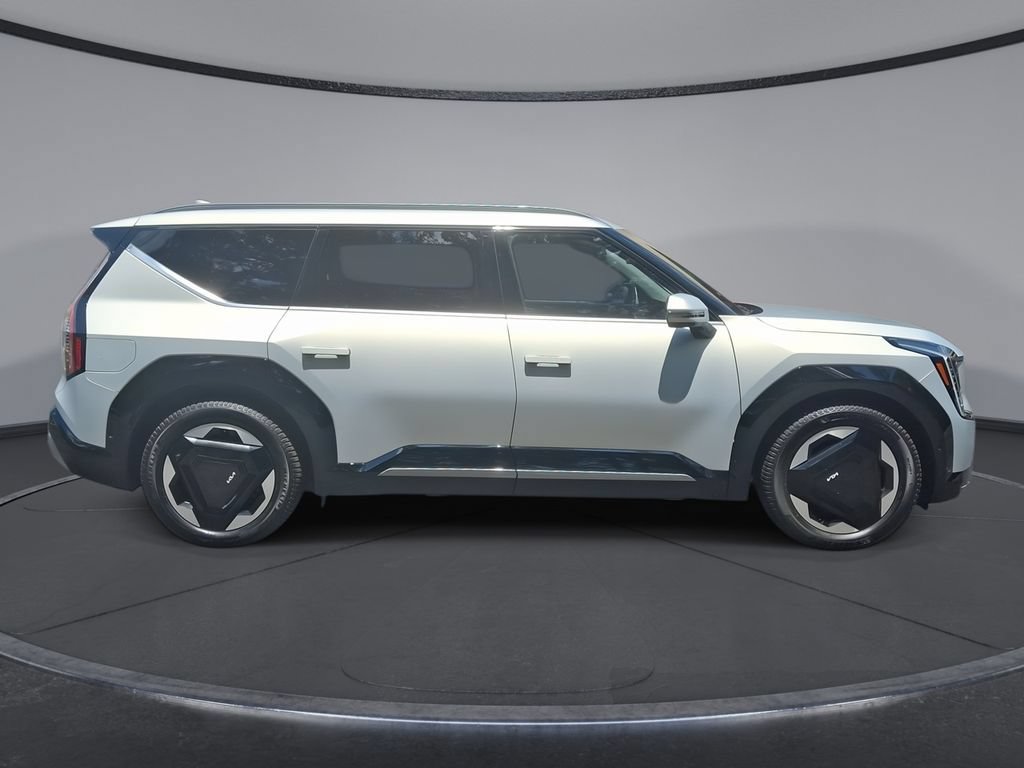 Used 2024 Kia EV9 Land AWD/4WD image 26