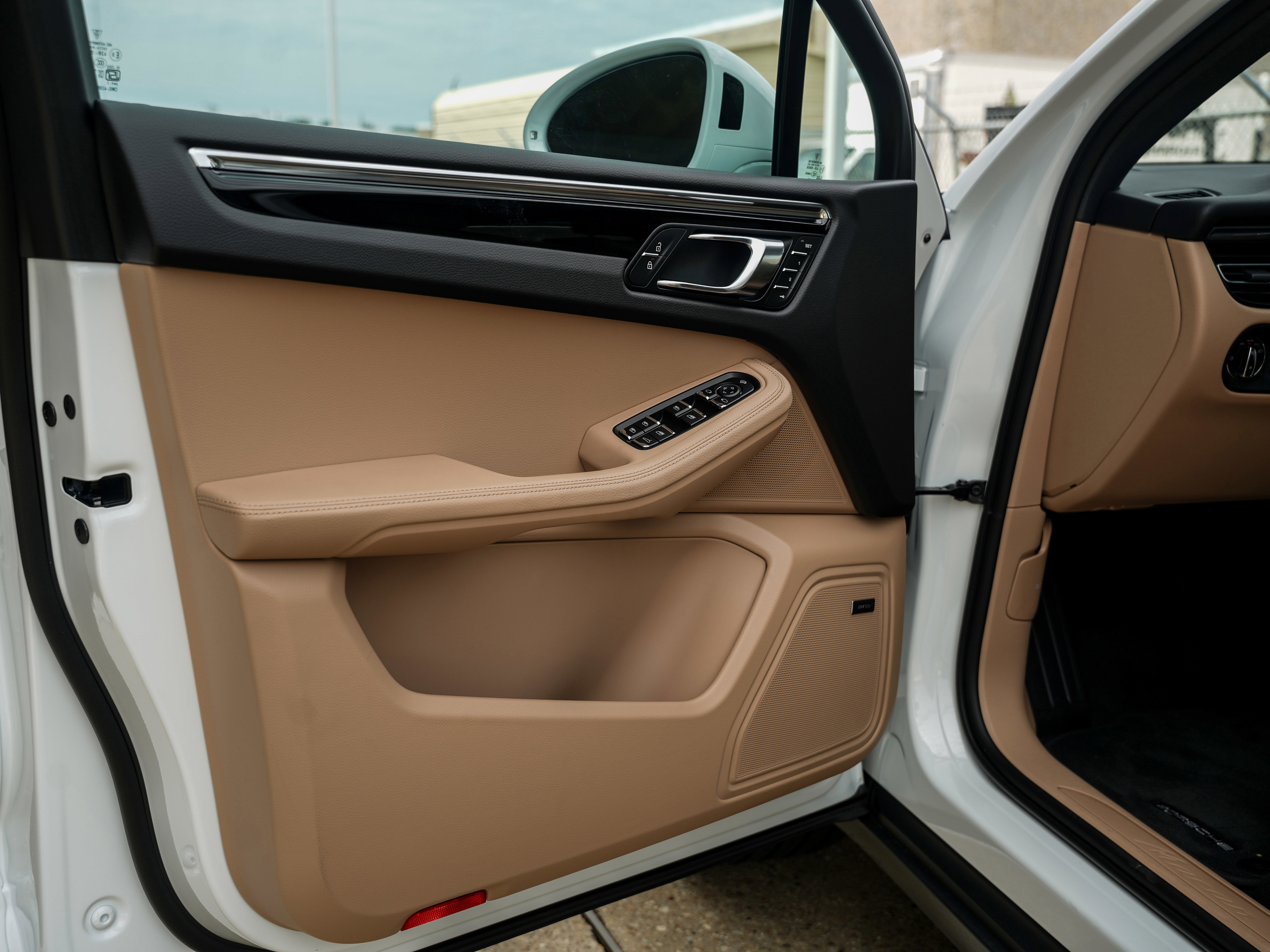 New 2026 Porsche Macan image 16