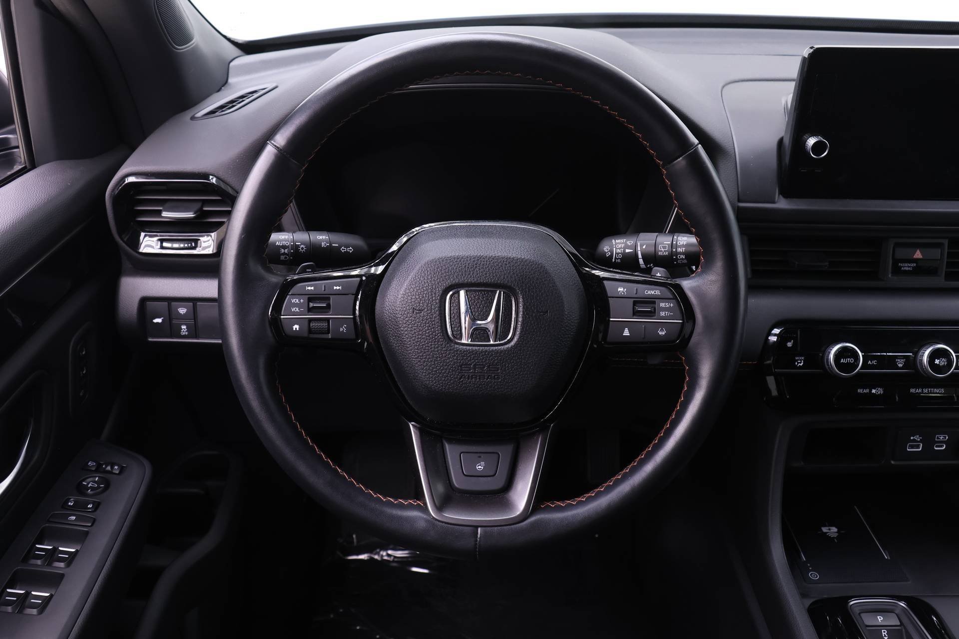 Used 2023 Honda Pilot TrailSport image 13