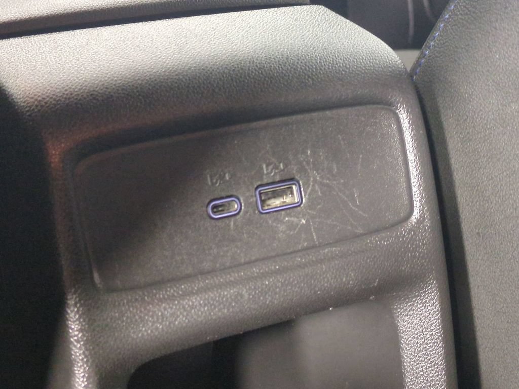 Used 2025 Chevrolet Trax LT FWD image 18