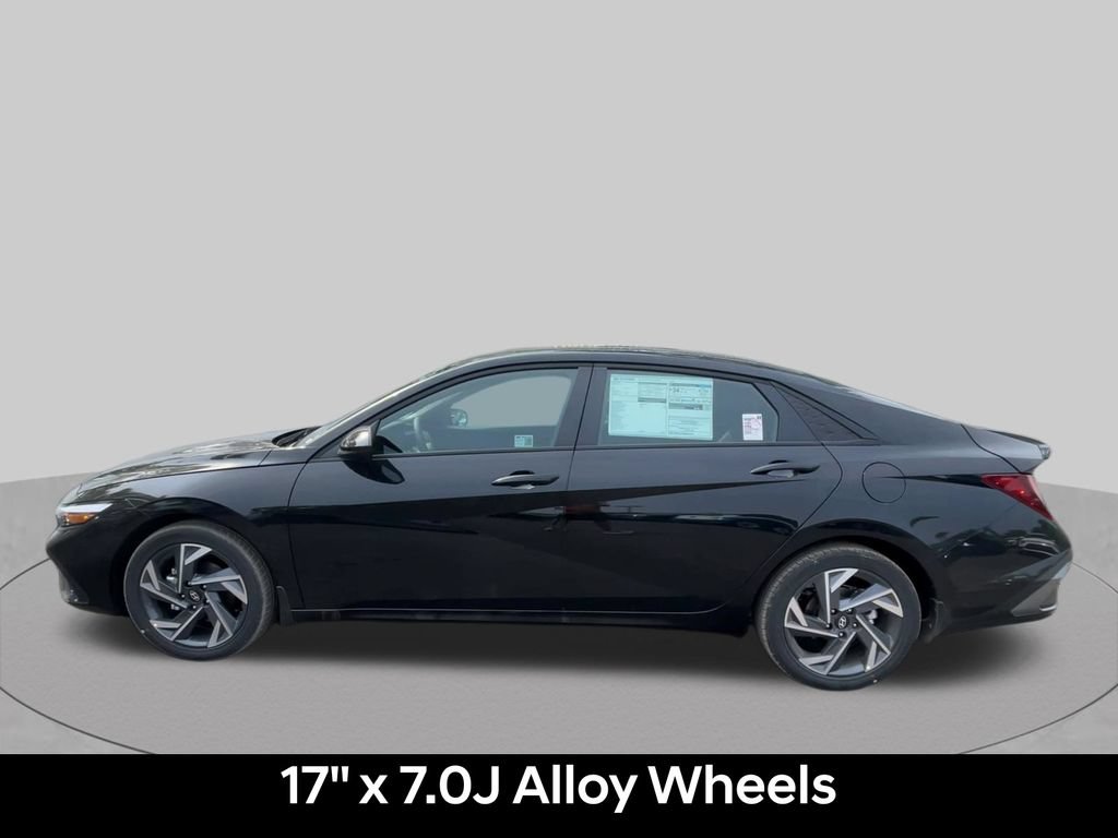 Used 2025 Hyundai Elantra Sport FWD image 15