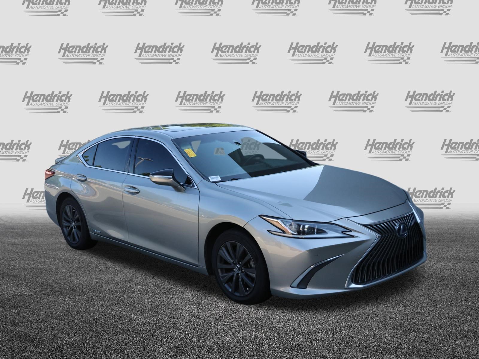 Used 2021 Lexus ES 300h w/ Premium Package FWD image 2