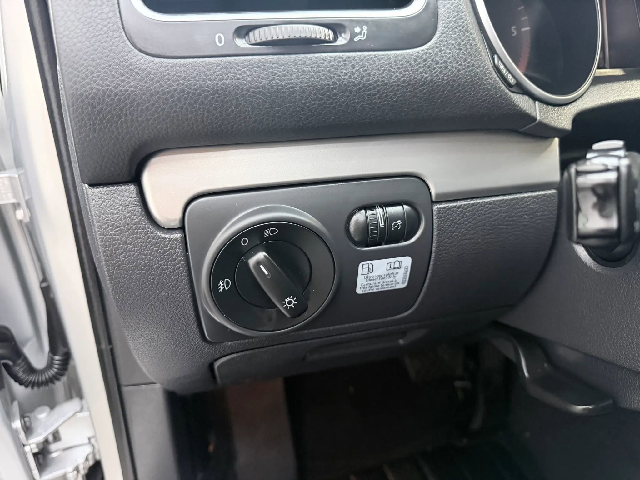 Used 2013 Volkswagen Golf TDI image 12