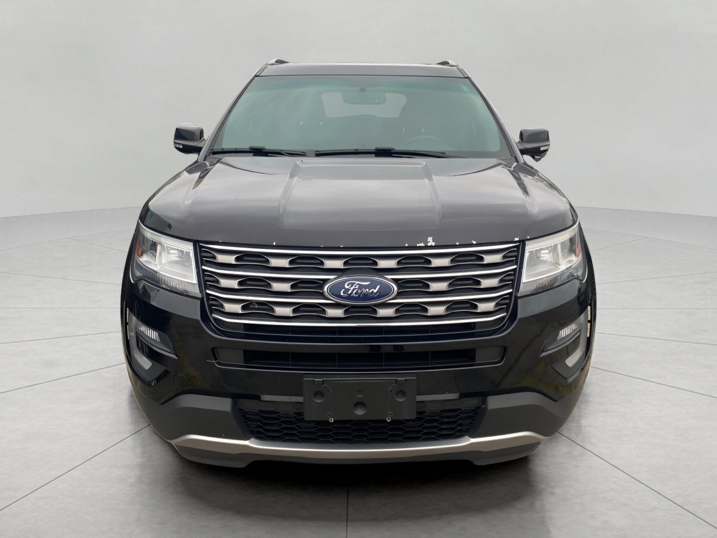 Used 2017 Ford Explorer XLT w/ Equipment Group 201A AWD/4WD image 3