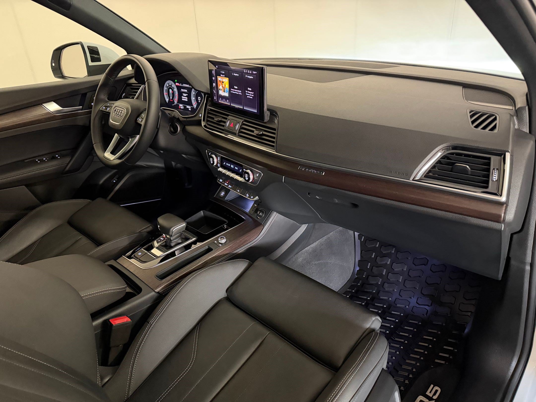 Certified 2024 Audi Q5 2.0T Premium Plus w/ Premium Plus Package AWD/4WD image 33