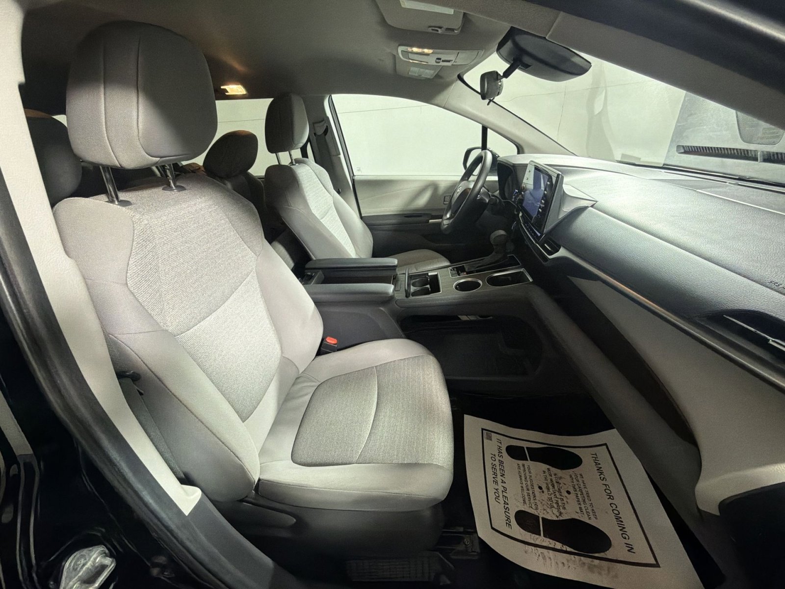Used 2024 Toyota Sienna LE image 26