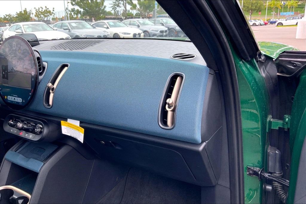 Certified 2025 MINI Cooper Countryman S w/ Comfort Package Max image 17