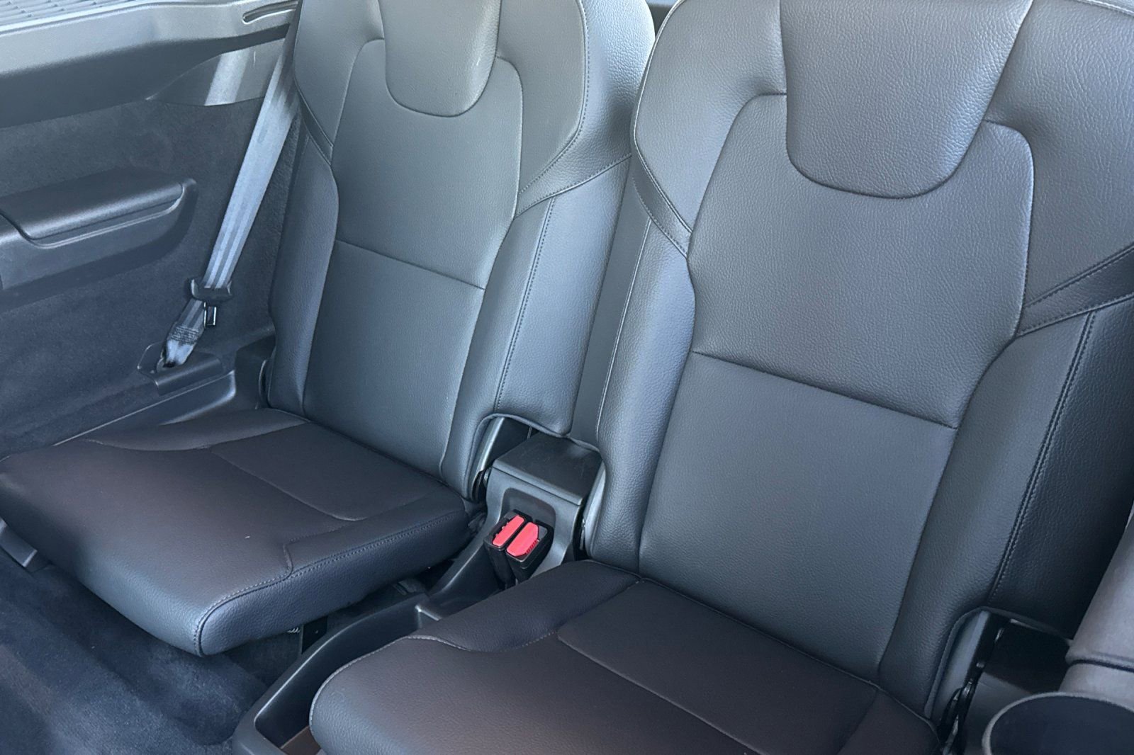 Used 2021 Volvo XC90 T8 Inscription Expression w/ Climate Package image 16