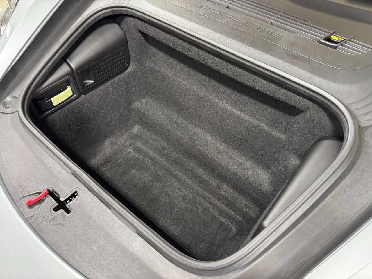 Used 2018 Porsche 718 Cayman Base 2dr Coupe image 28
