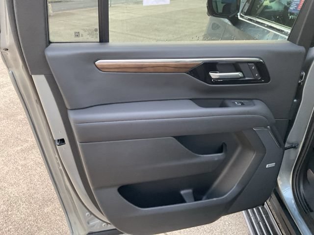 New 2026 Chevrolet Suburban High Country AWD/4WD image 23
