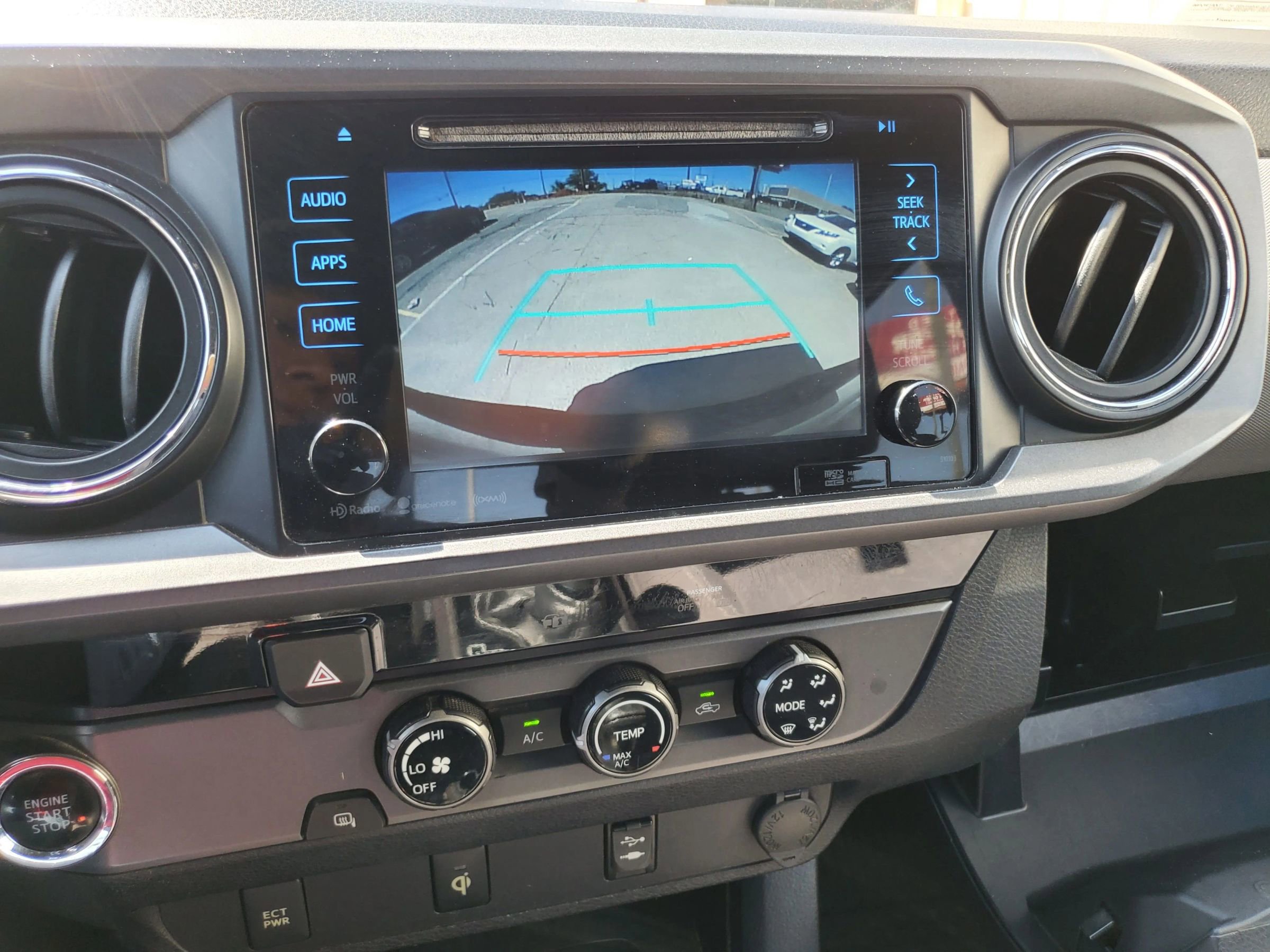 Used 2017 Toyota Tacoma TRD Sport w/ Tow Package image 44