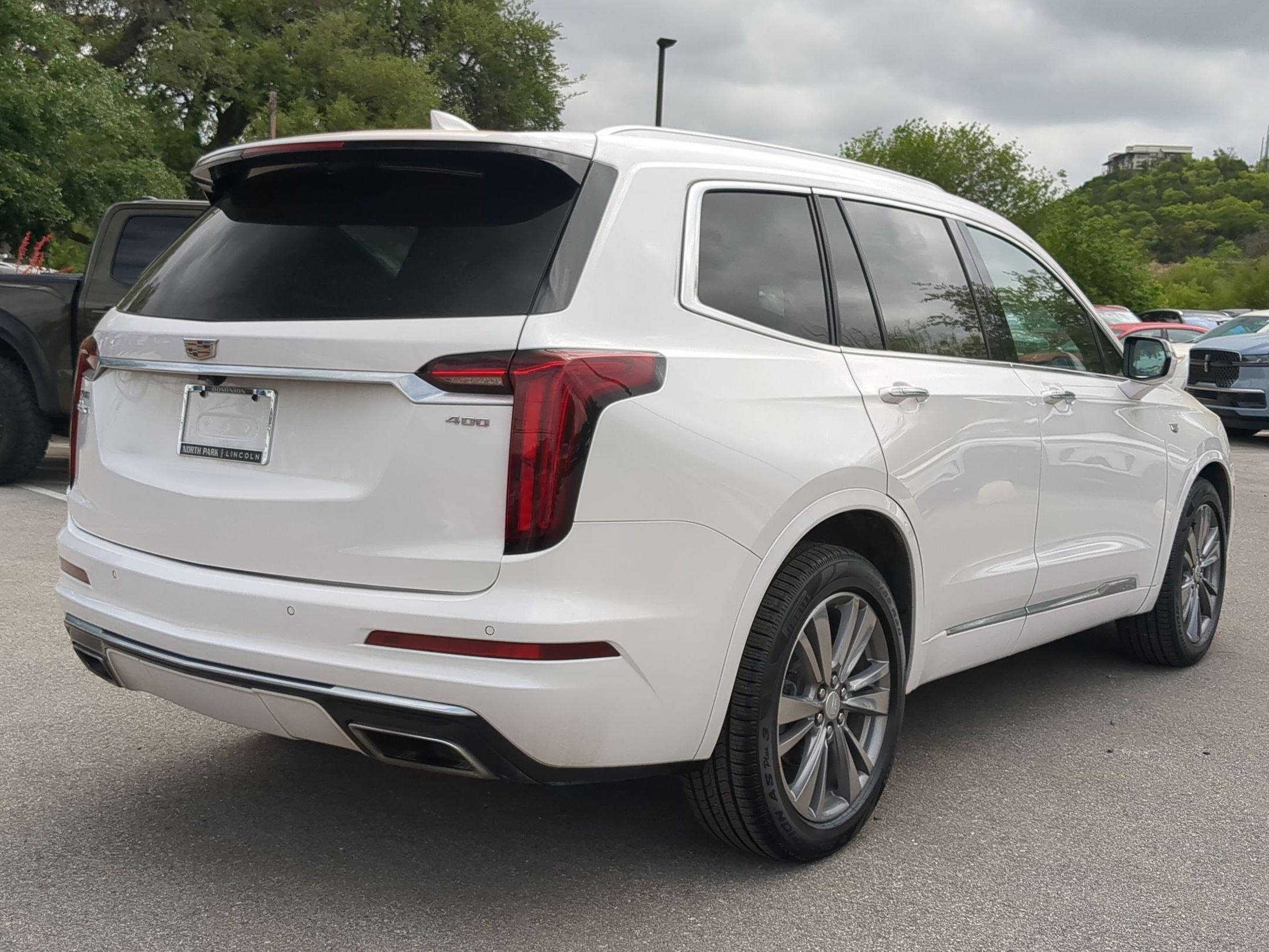 Used 2021 Cadillac XT6 Premium Luxury image 3