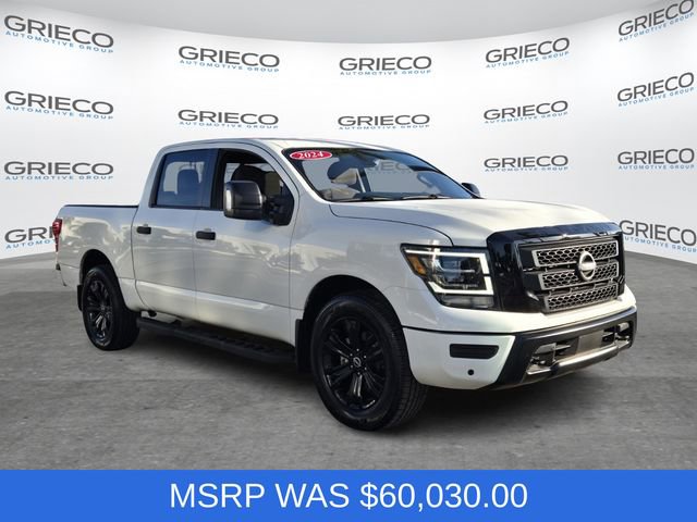 Used 2024 Nissan Titan SV w/ SV Convenience Package AWD/4WD image 2