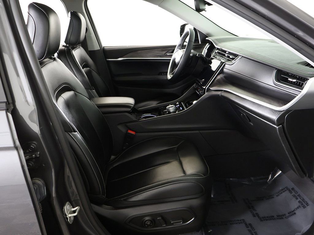Used 2023 Jeep Grand Cherokee L Limited image 32
