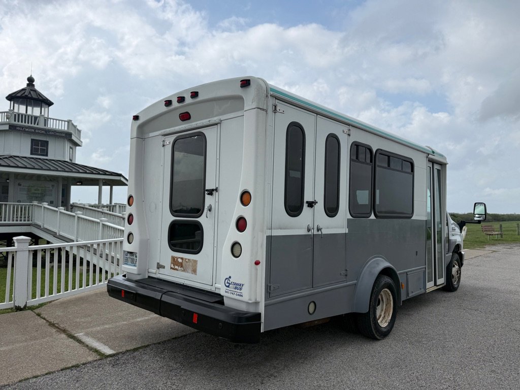 Used 2015 Ford E-350 and Econoline 350 Super Duty image 5