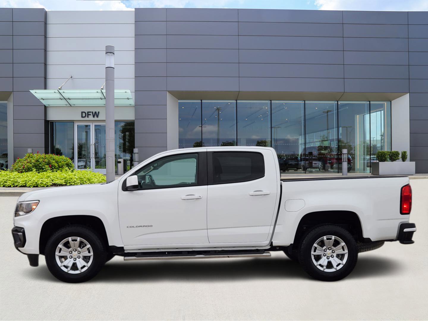 Used 2021 Chevrolet Colorado LT w/ LT Convenience Package image 3