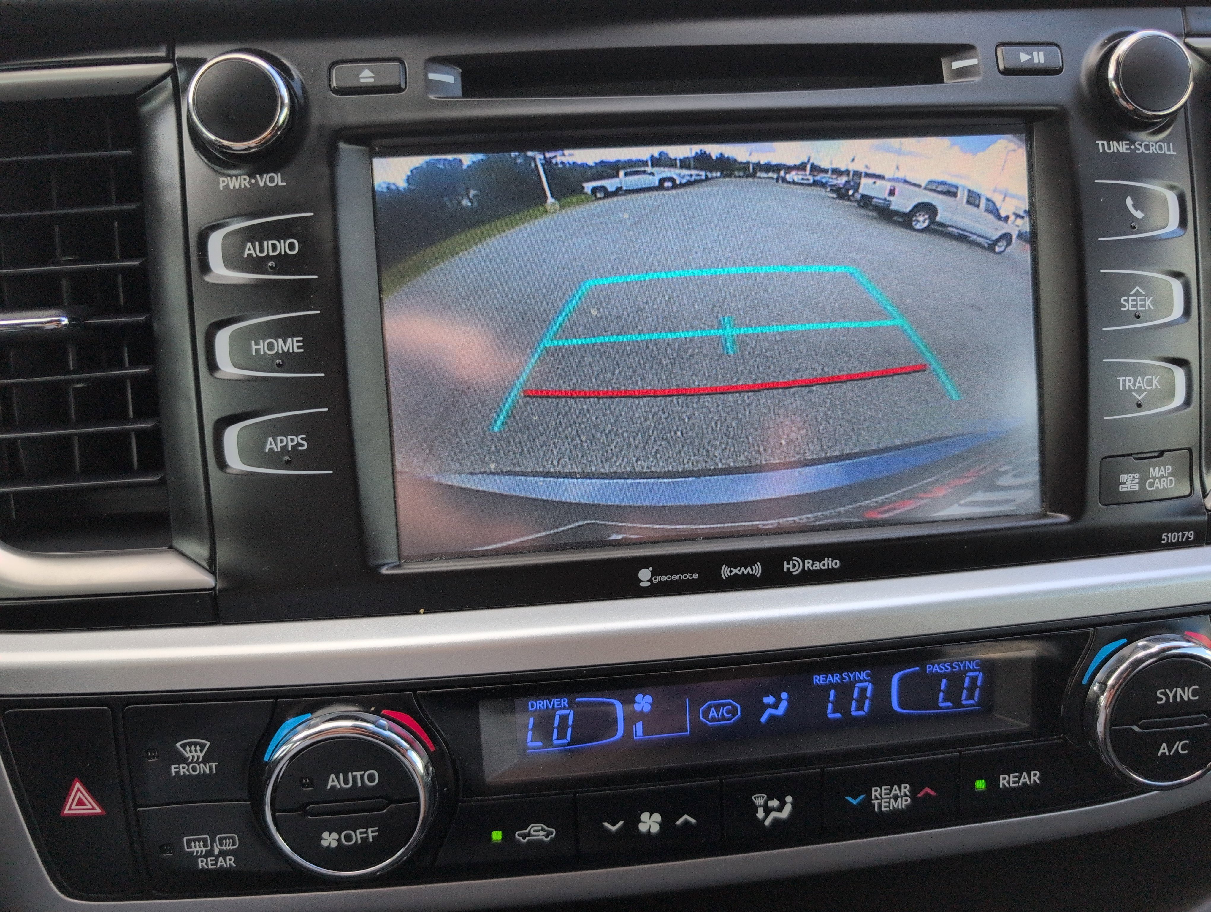 Used 2018 Toyota Highlander XLE image 21