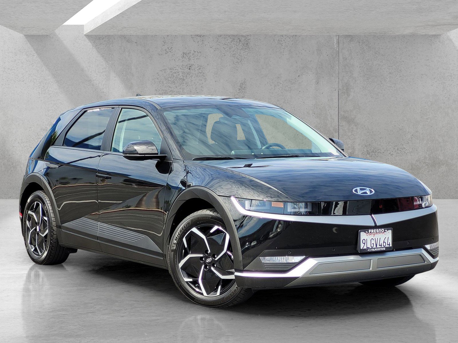 Used 2024 Hyundai Ioniq 5 SEL image 1