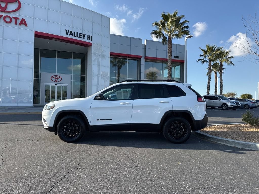 Used 2023 Jeep Cherokee Altitude Lux AWD/4WD image 9