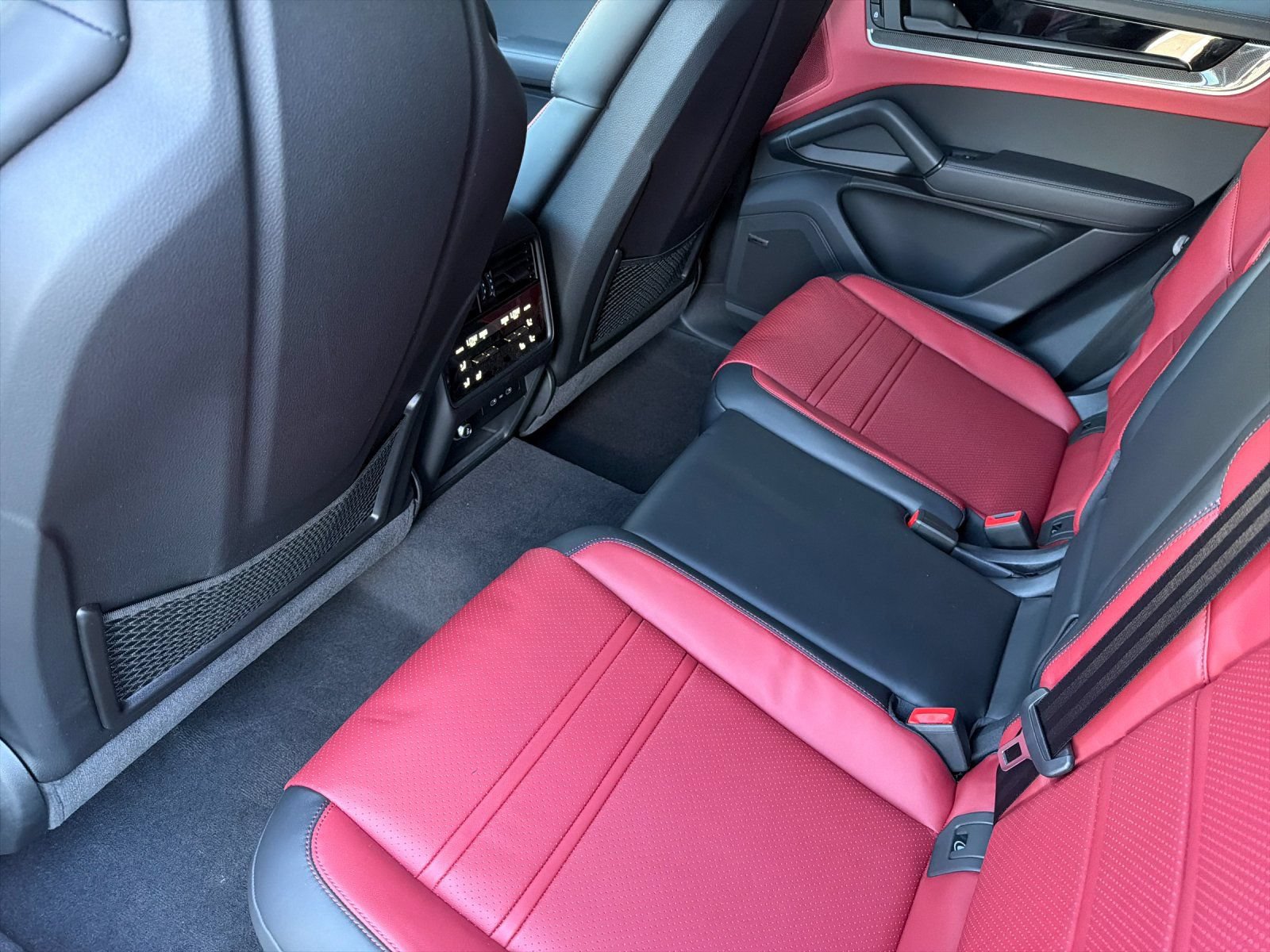 New 2026 Porsche Cayenne Turbo AWD/4WD image 14