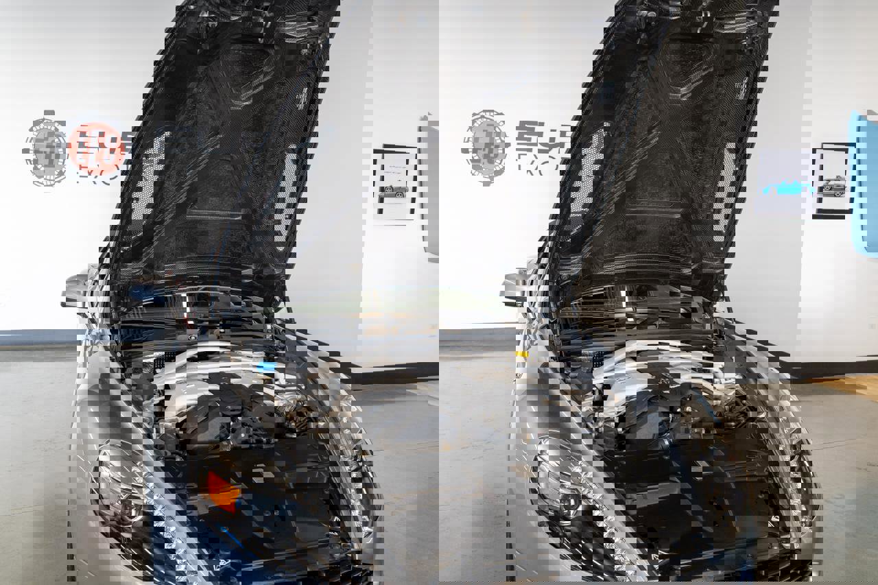 Used 2014 Aston Martin Vanquish Volante image 36