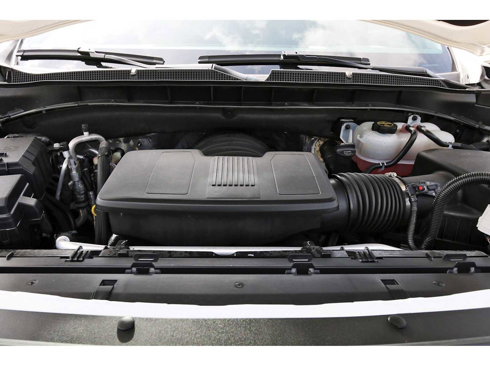 Used 2025 Chevrolet Tahoe RST w/ Comfort Package image 32