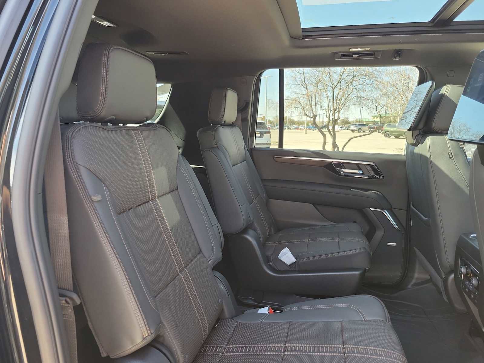 New 2026 Chevrolet Suburban High Country AWD/4WD image 17