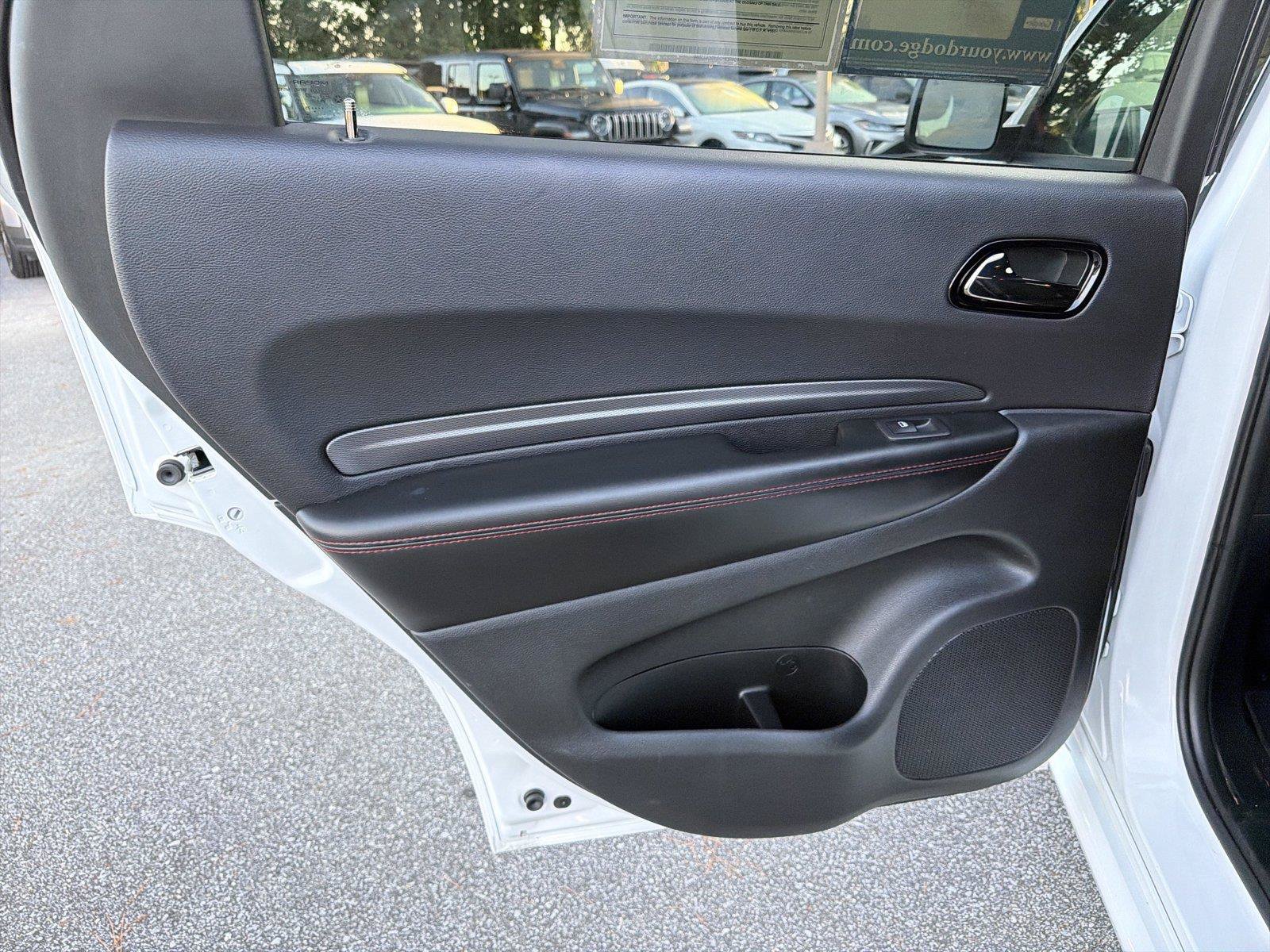 Used 2025 Dodge Durango GT RWD image 23