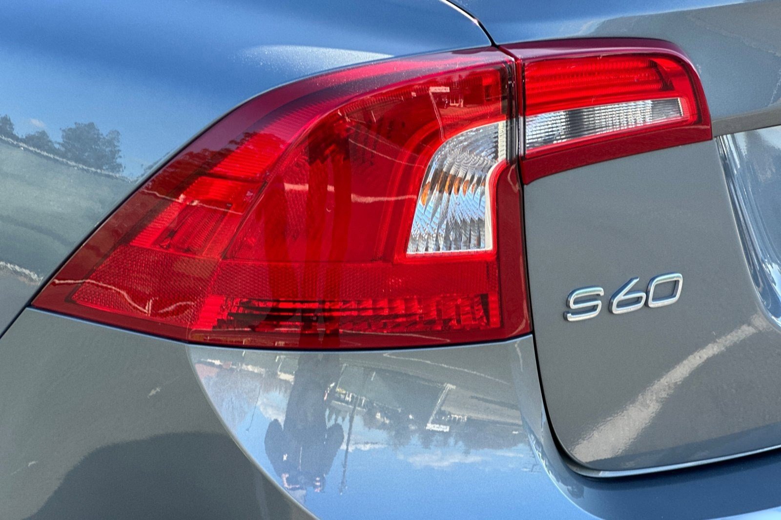 Used 2017 Volvo S60 T5 Inscription Platinum image 12