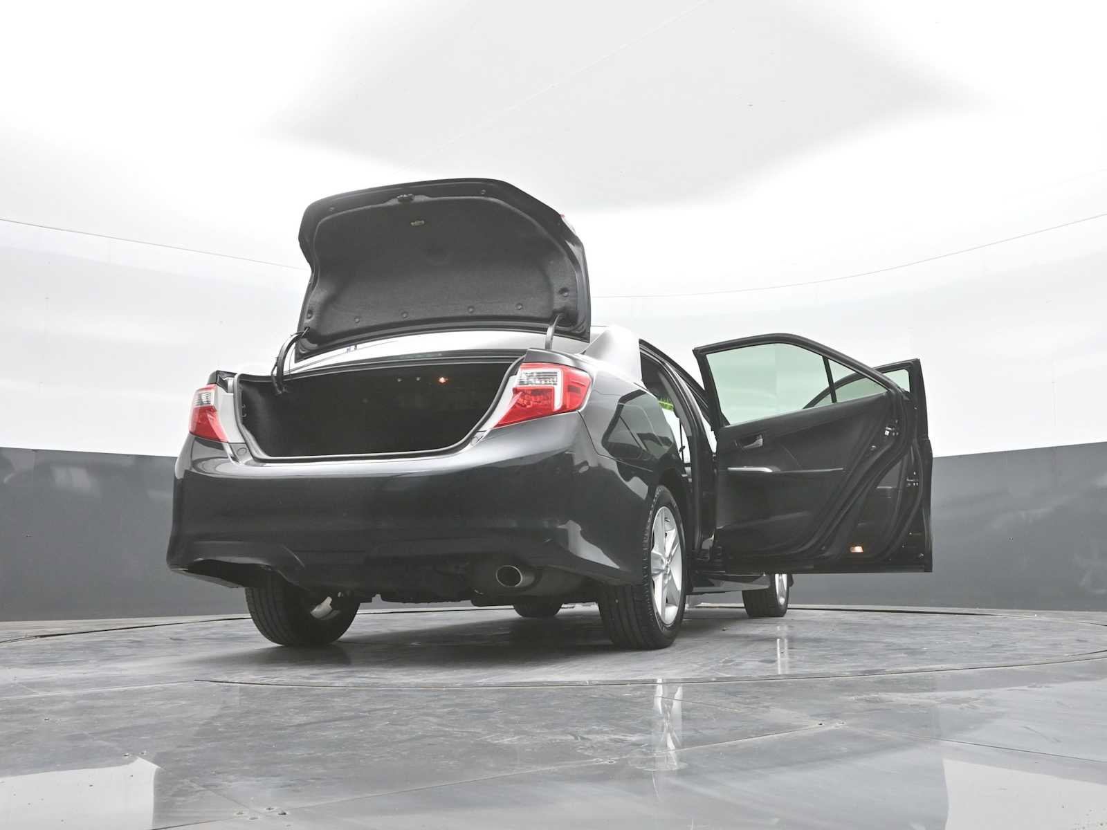 Used 2014 Toyota Camry SE FWD image 83