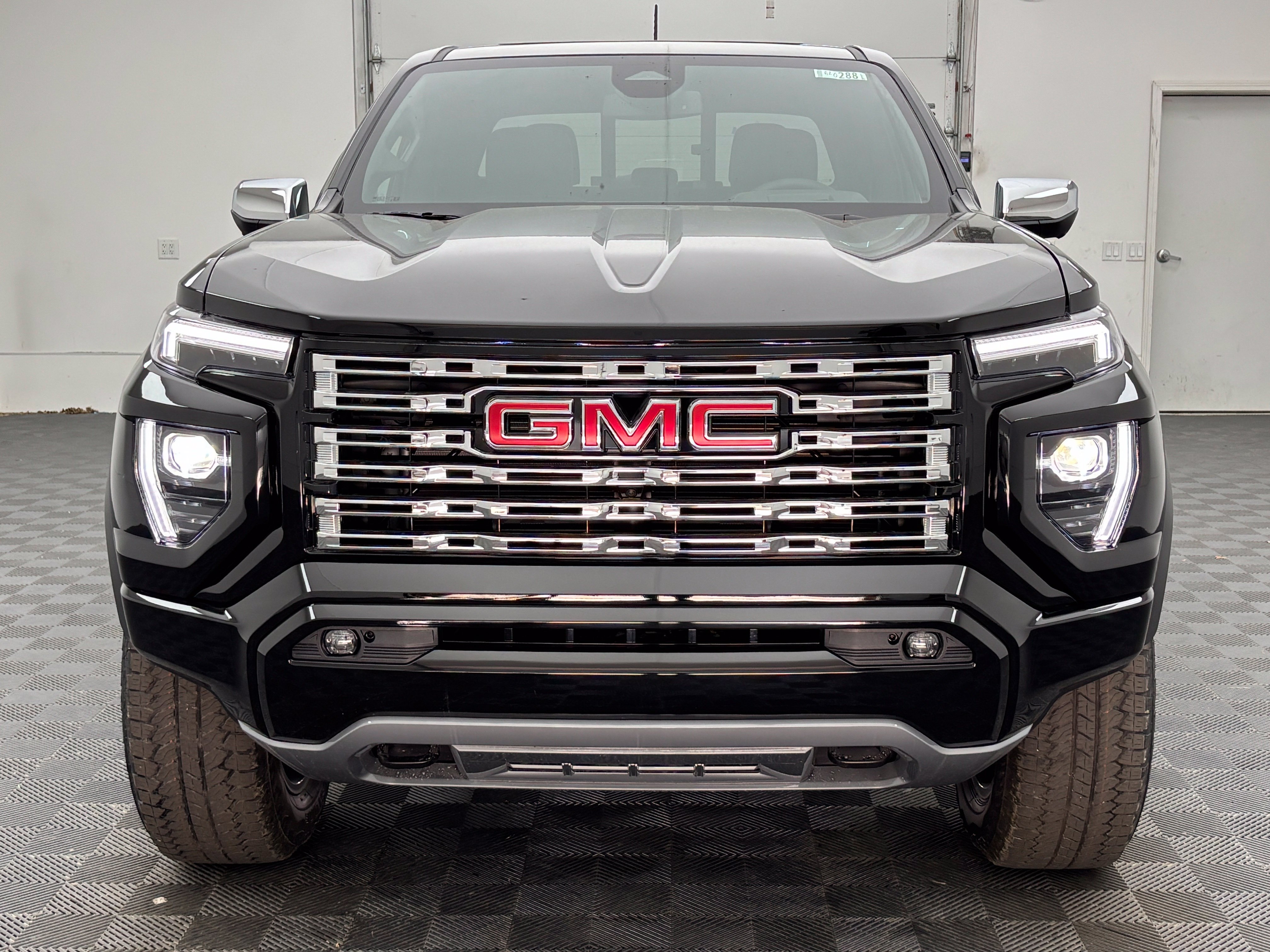 New 2026 GMC Canyon Denali w/ LPO, Black Badging Package AWD/4WD image 14