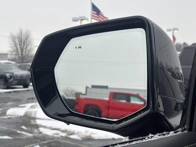 Used 2023 GMC Yukon XL SLT w/ SLT Premium Package image 33