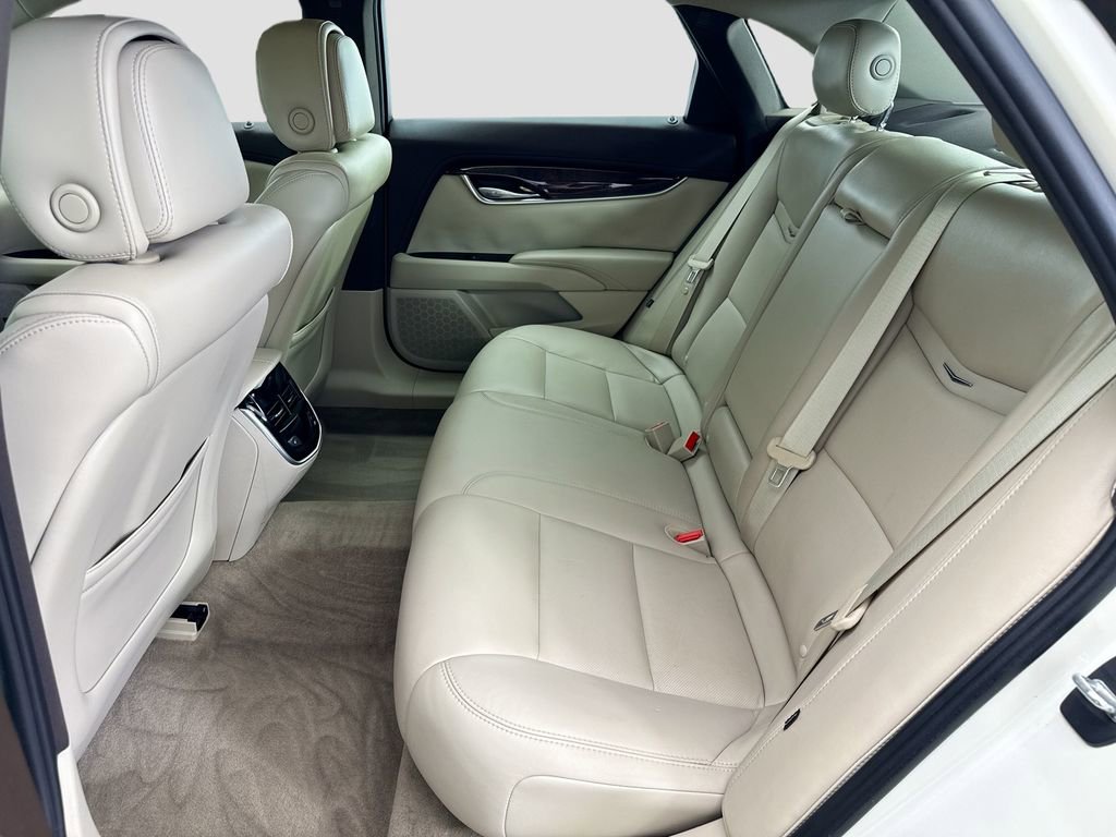 Used 2013 Cadillac XTS Luxury image 20