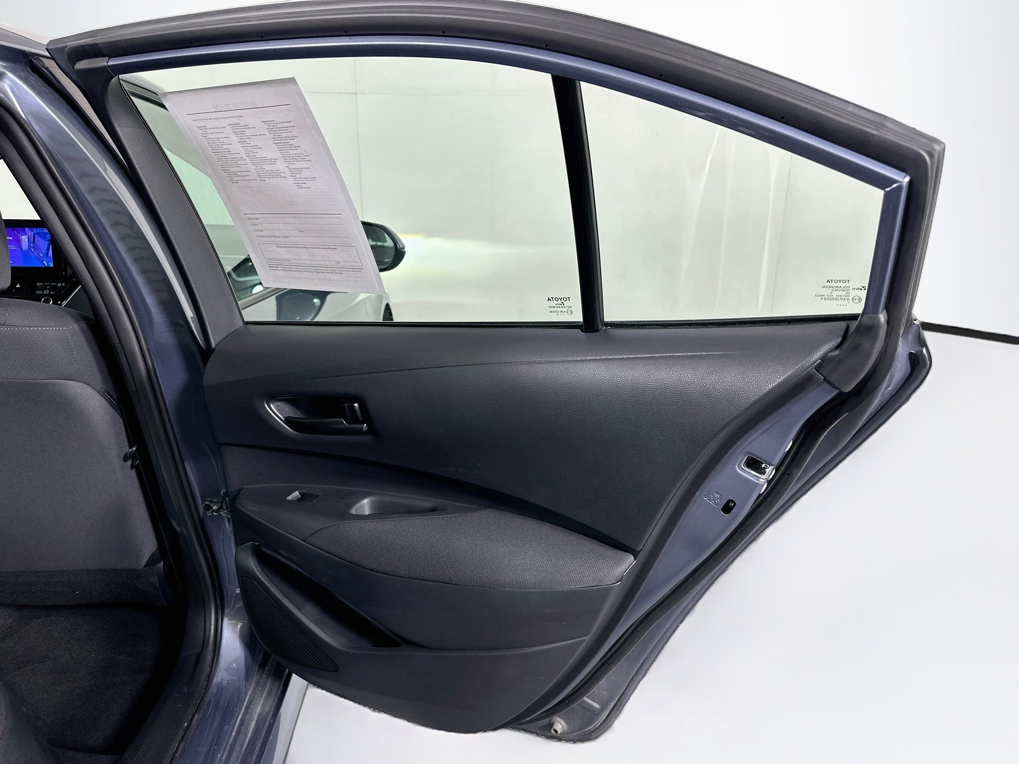 Used 2025 Toyota Corolla LE FWD image 28