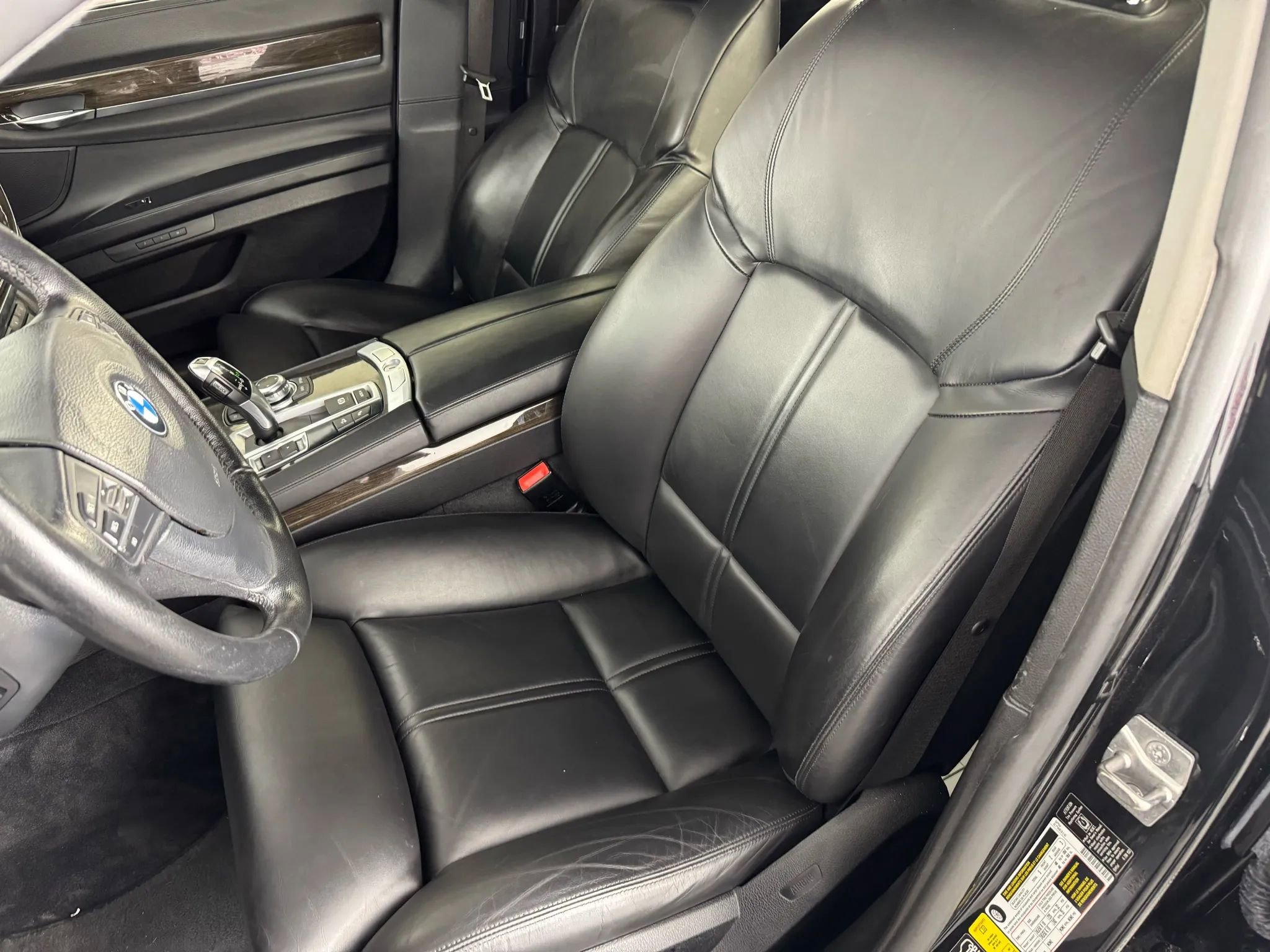 Used 2011 BMW 750Li xDrive image 32