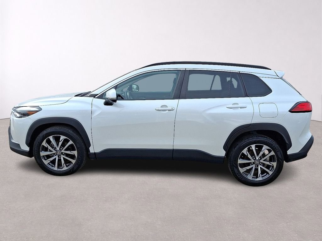 Used 2023 Toyota Corolla Cross XLE image 4