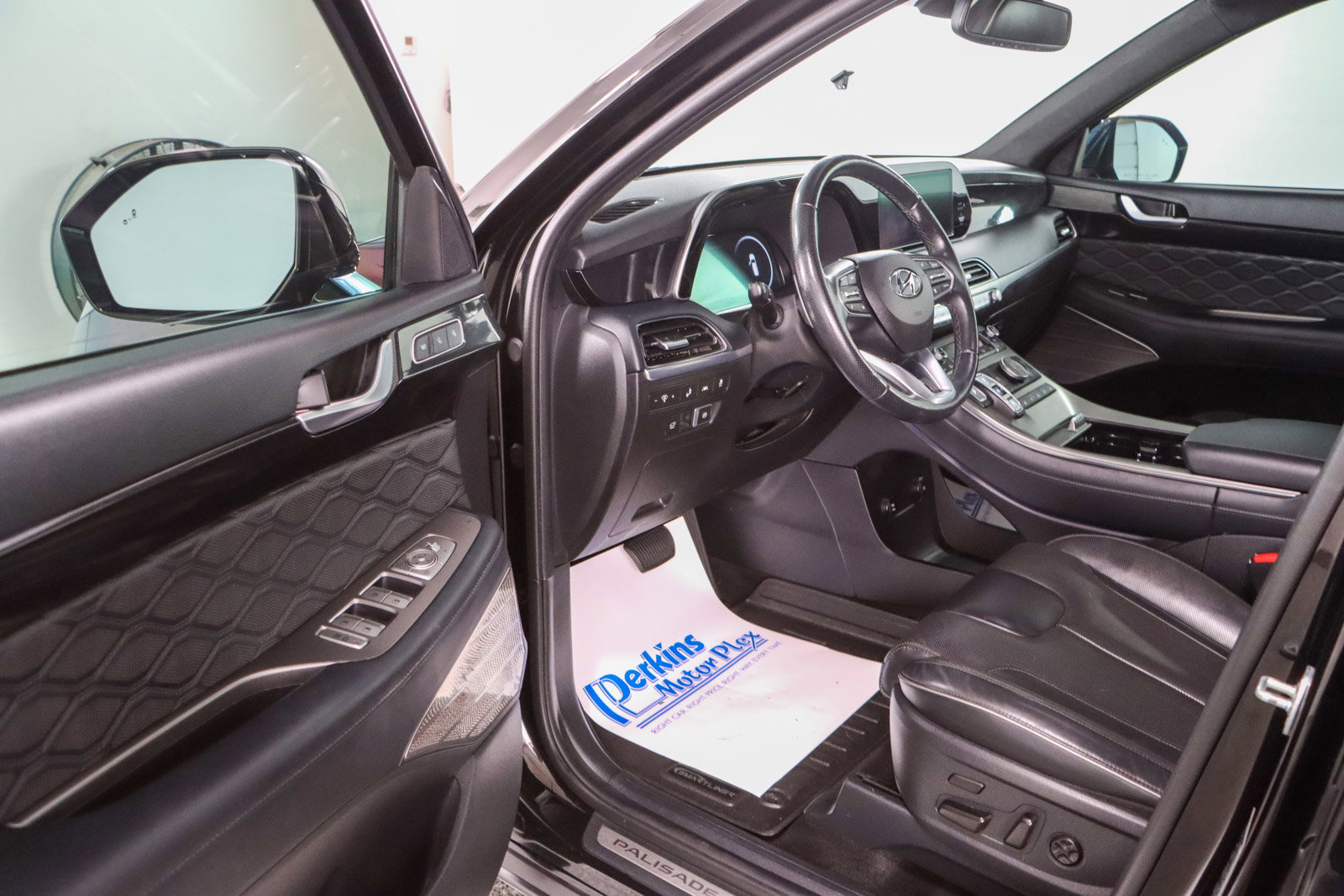 Used 2020 Hyundai Palisade Limited image 3