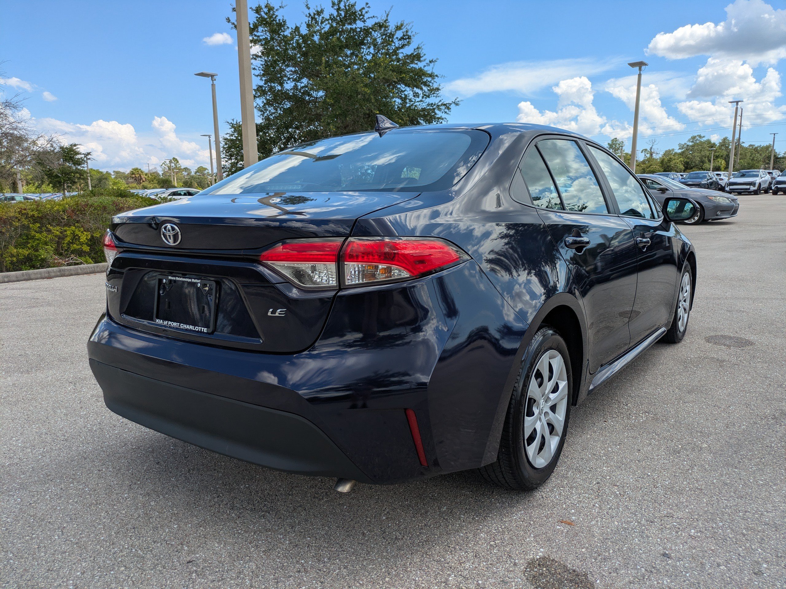 Used 2024 Toyota Corolla LE FWD image 4